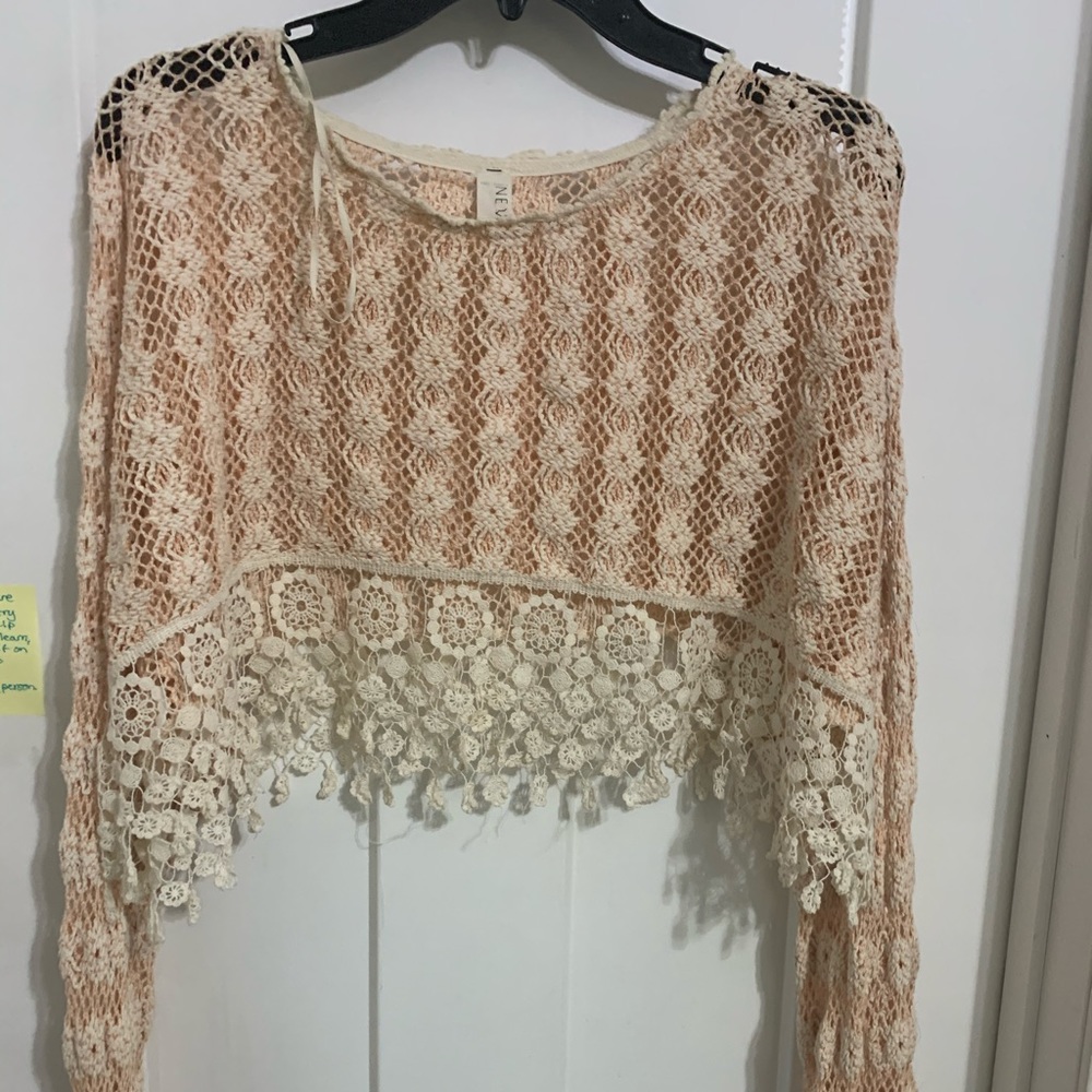 Cute beachy crop top!